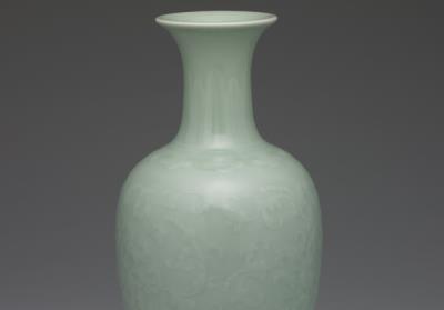 图片[2]-Vase with decoration of lotus scrolls and banana leaves in celadon glaze, Qianlong reign (1736-1795), Qing dynasty-China Archive